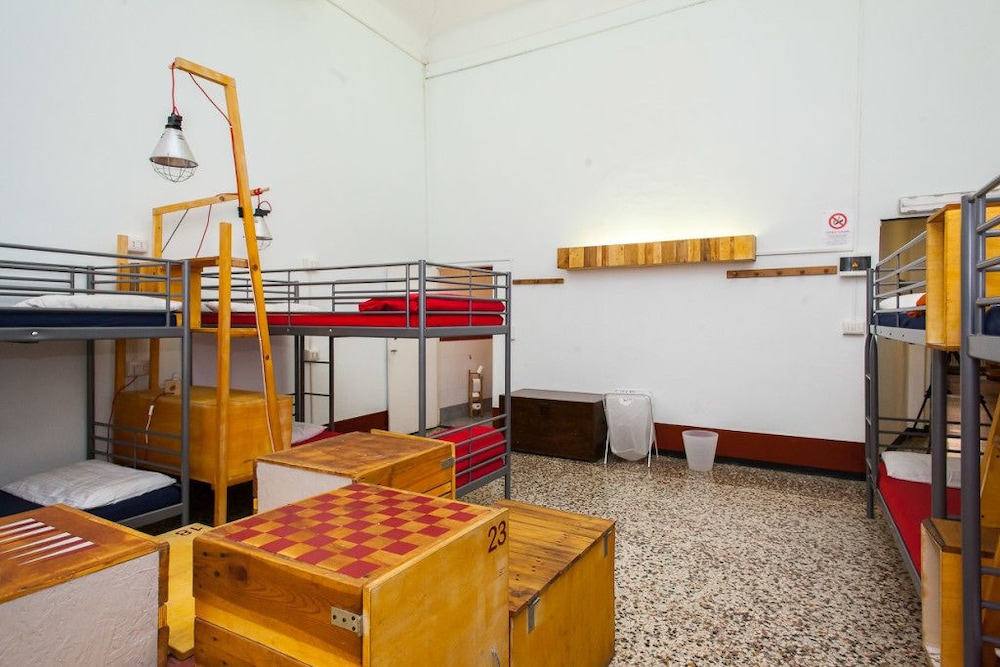 ostellin genova hostel