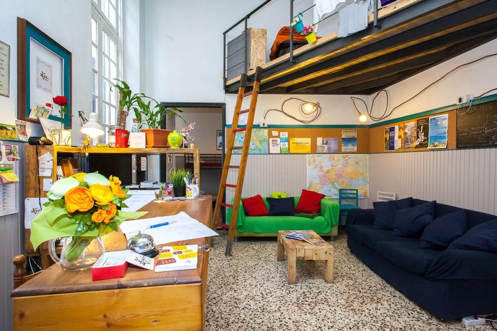 ostellin genova hostel