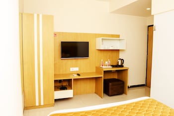hotel elite continental airport road andheri