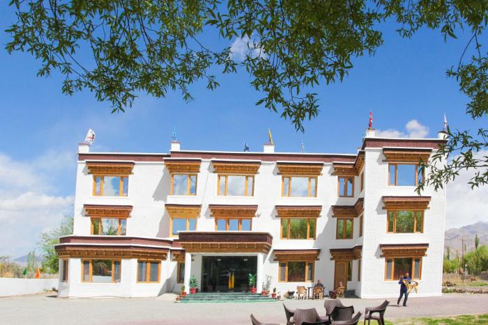 ratna hotel ladakh