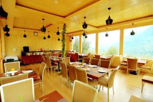 Amara Resorts,Dhamsu, P.O. Karjan, Kullu - Naggar - Manali Rd Near Jagah Sukh - 175136,4 star