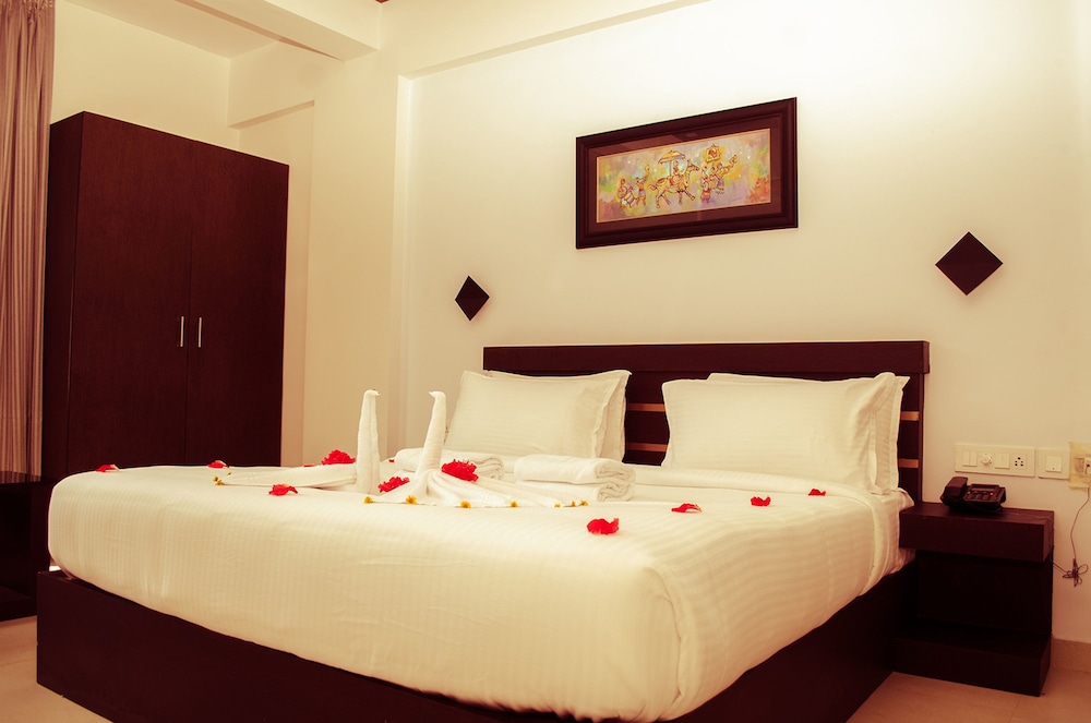 leela backwaters inn