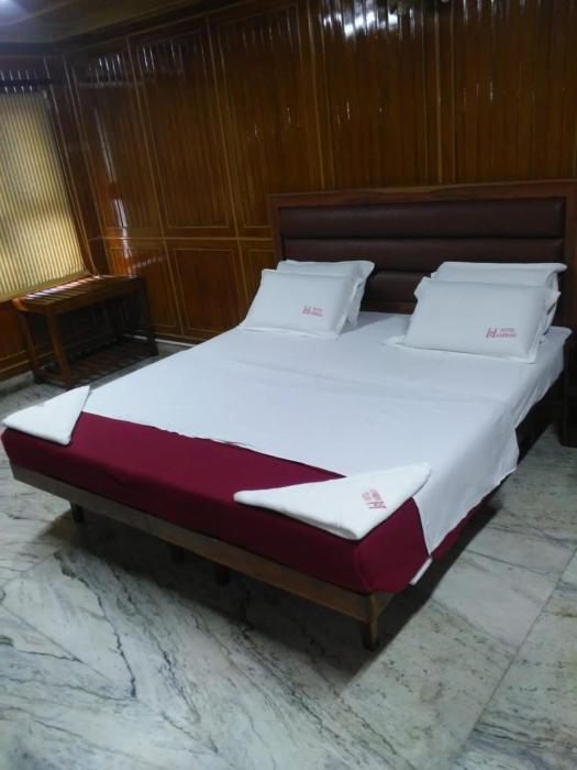 sarmani hotel