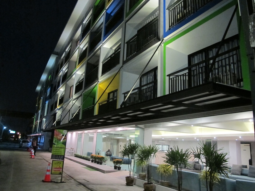 suvarnabhumi oriental resort