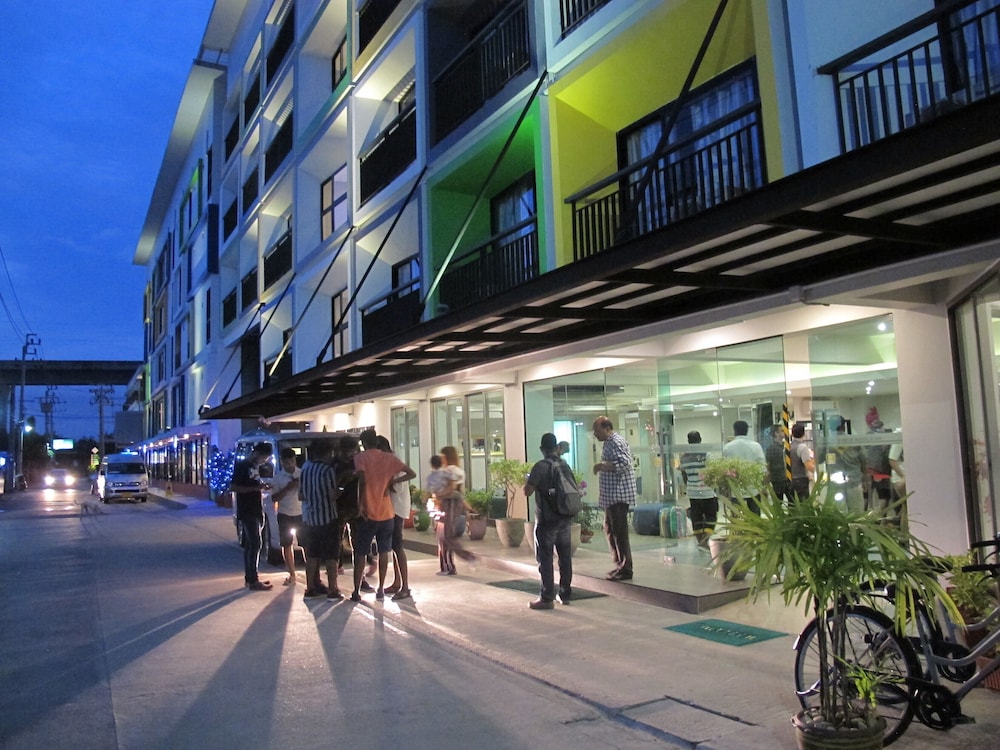 suvarnabhumi oriental resort