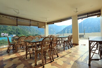 hotel vedas tapovan