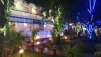 The Blue Lagoon Resort,In Lonavala (St.Stanislaus Villa),2.5 star