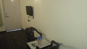 The Blue Lagoon Resort,In Lonavala (St.Stanislaus Villa),2.5 star
