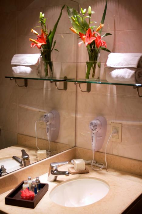 argenta tower hotel and suites