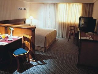 argenta tower hotel and suites