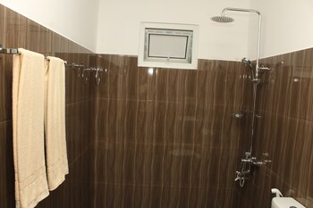 green hut hotel and restaurant