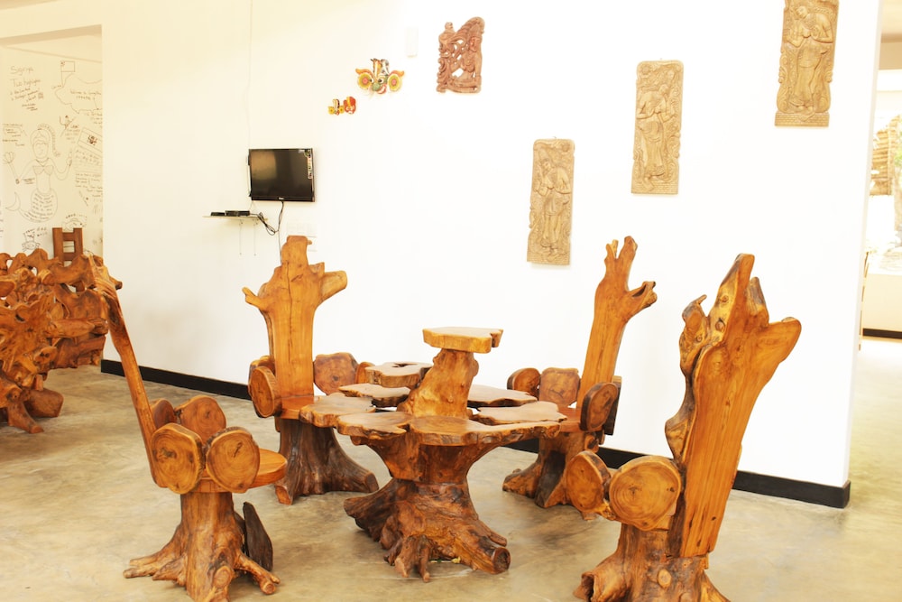 green hut hotel and restaurant