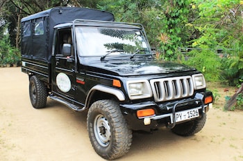 green hut hotel and restaurant