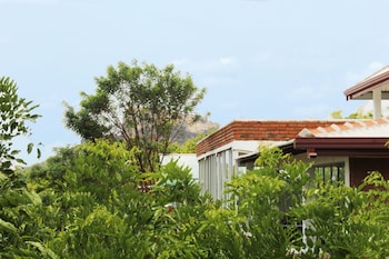 green hut hotel and restaurant