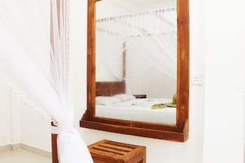 green hut hotel and restaurant