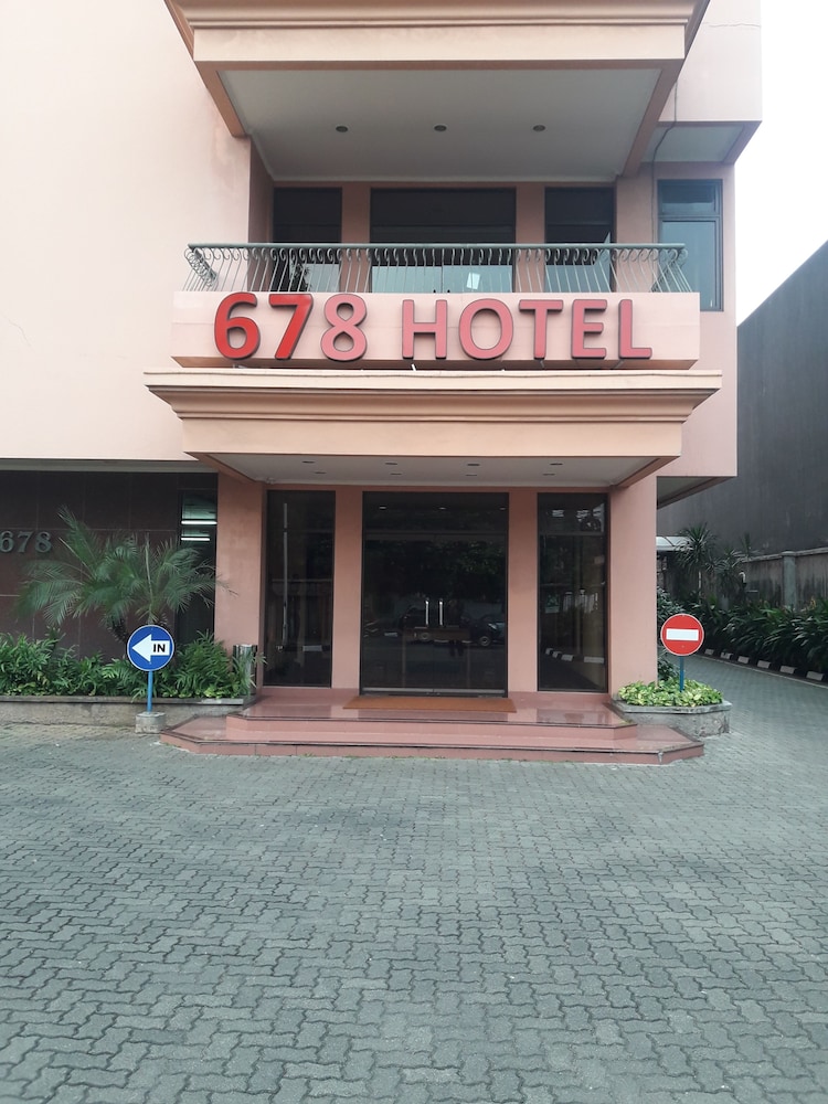 hotel 678 kemang