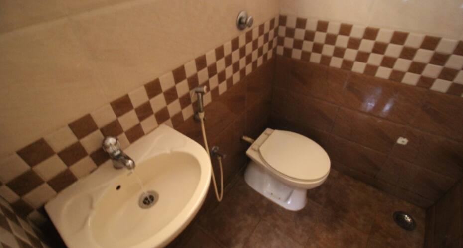 Manjusri Paradise,Diary Circle>>Bengaluru,3 star