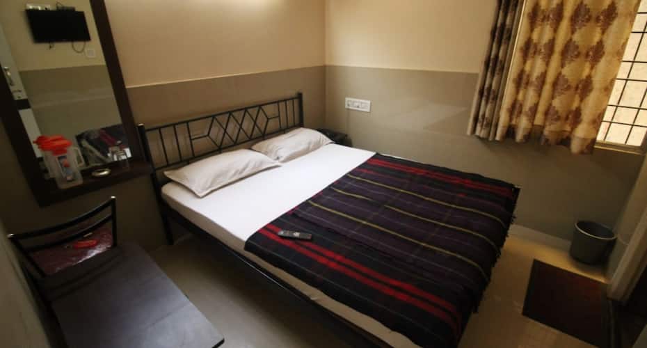 Manjusri Paradise,Diary Circle>>Bengaluru,3 star