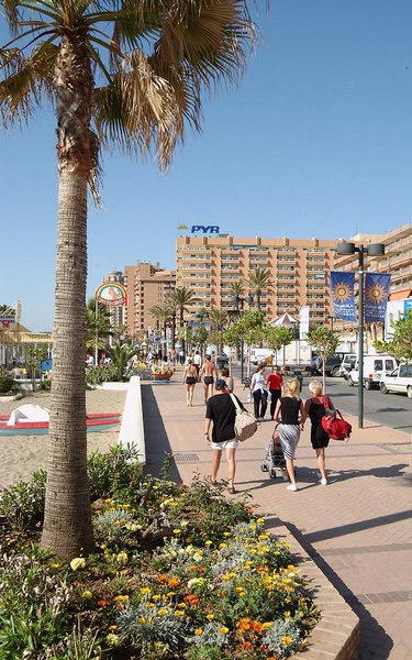 aparthotel pyr fuengirola