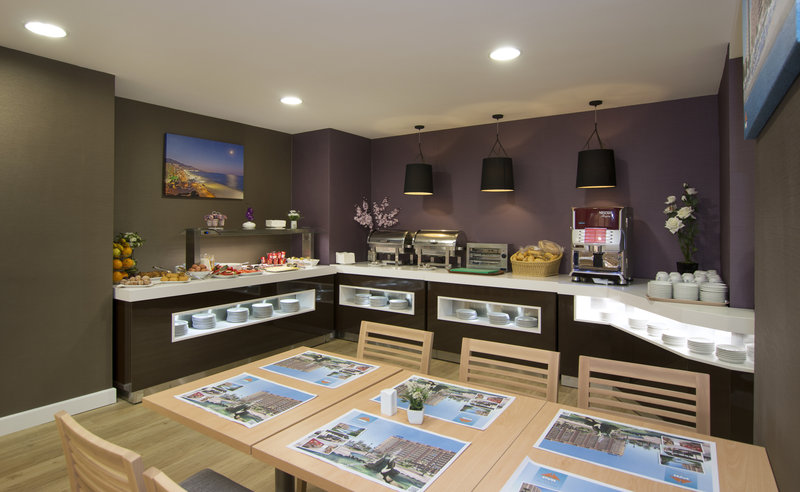 aparthotel pyr fuengirola