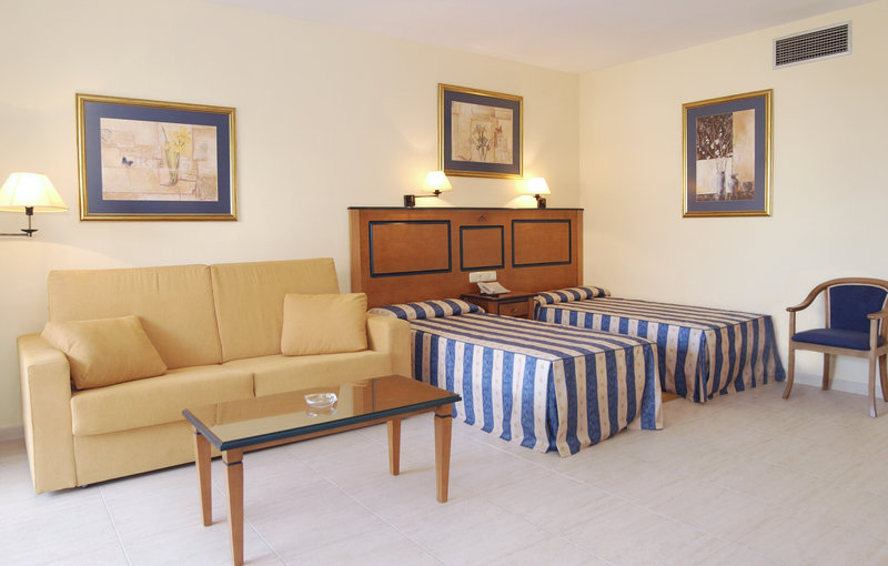 aparthotel pyr fuengirola