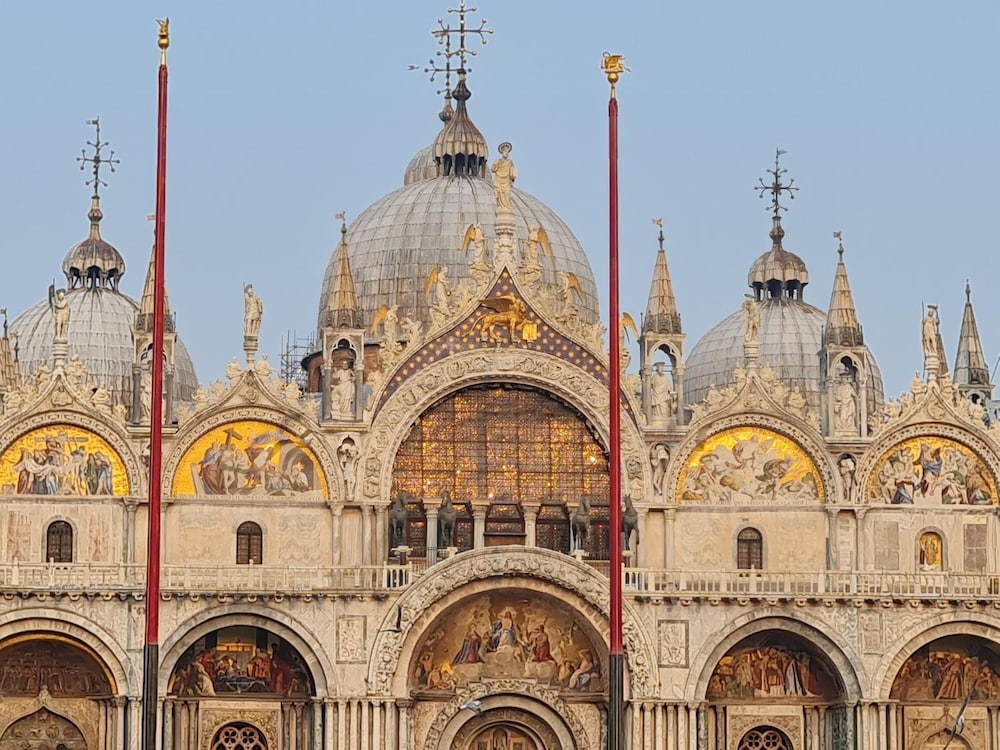 friendly venice suites