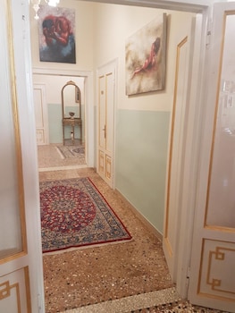 friendly venice suites