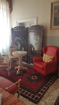 friendly venice suites