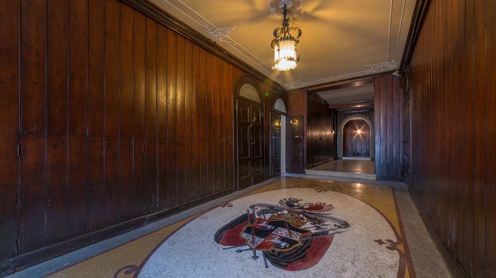 friendly venice suites