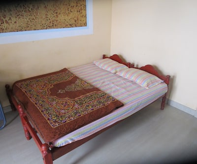 Anandha Guest House,,2 star