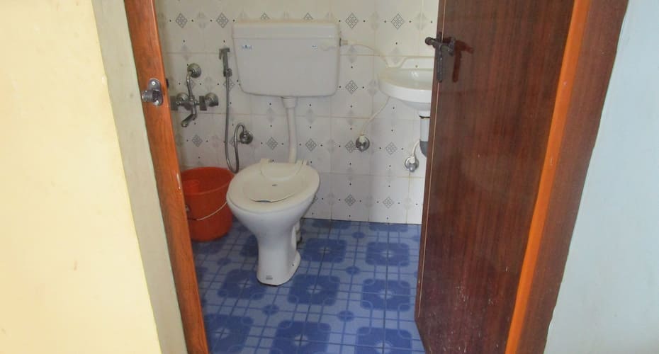 Anandha Guest House,,2 star