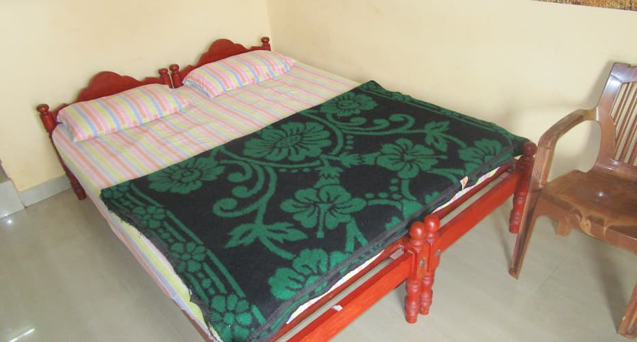 Anandha Guest House,,2 star