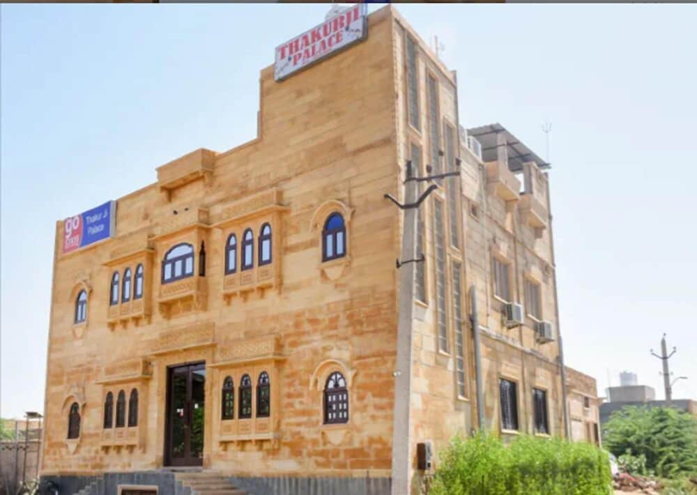 hotel thakur ji palace