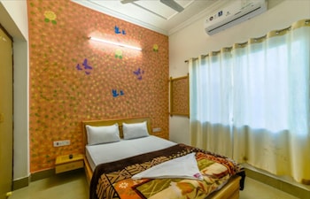 hotel thakur ji palace