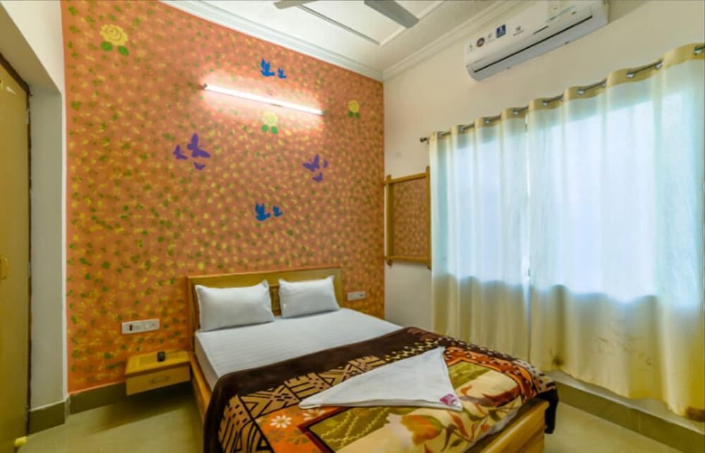 hotel thakur ji palace