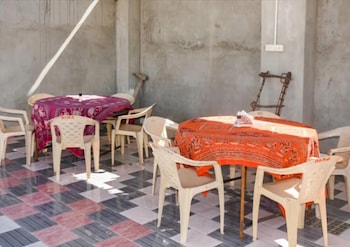 hotel thakur ji palace