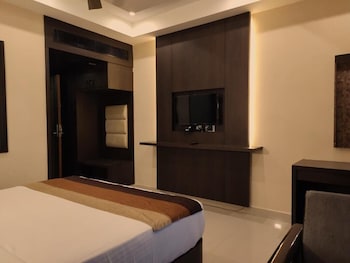 hotel deepam