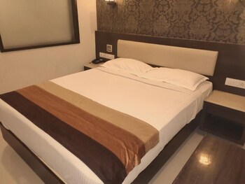 hotel deepam