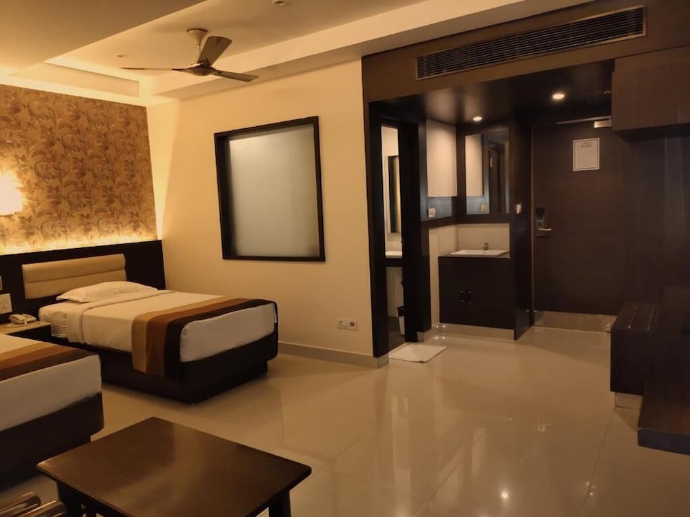 hotel deepam