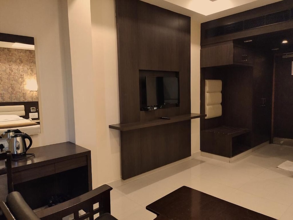 hotel deepam