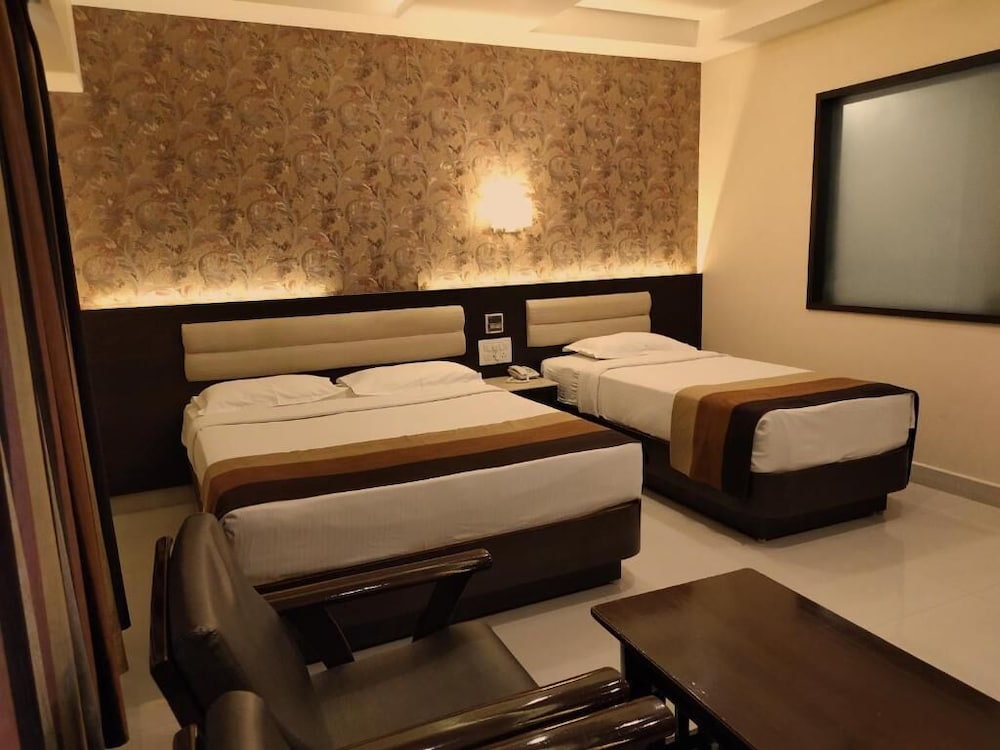hotel deepam