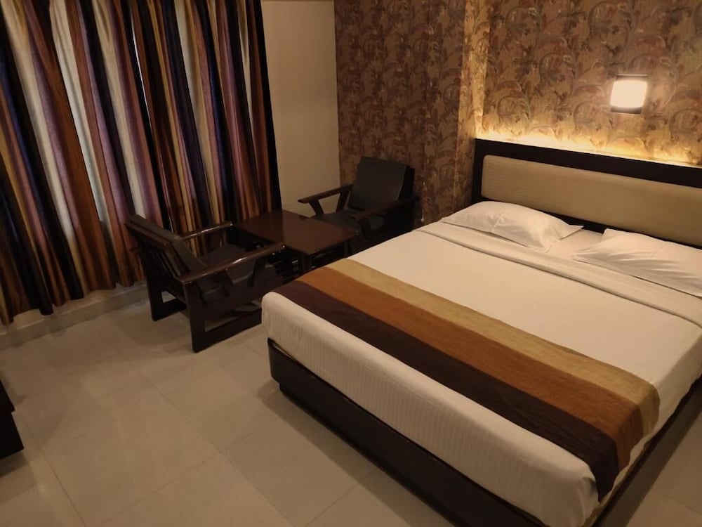 hotel deepam