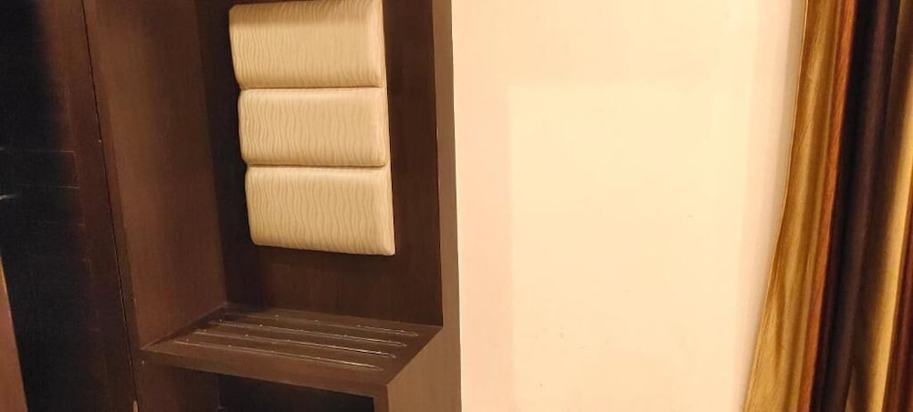hotel deepam