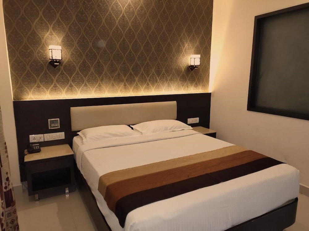 hotel deepam
