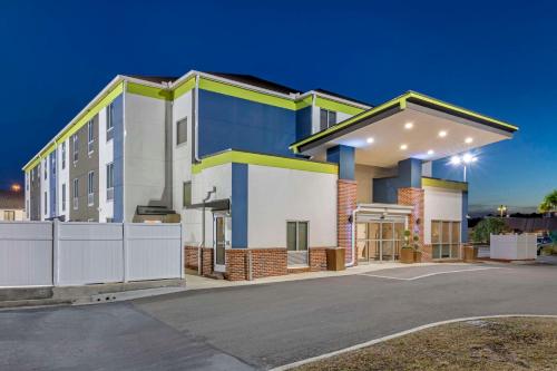 comfort inn and suites