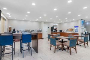 comfort inn and suites