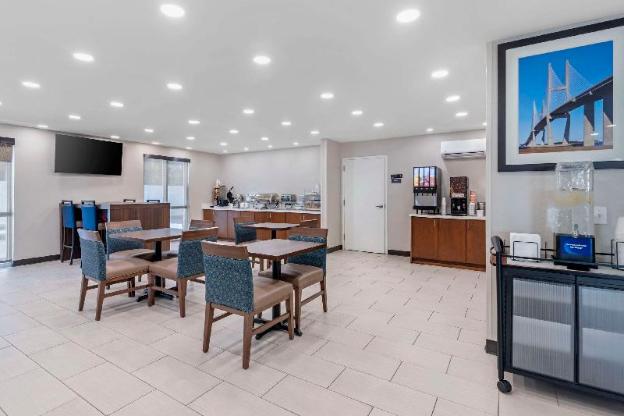 comfort inn and suites