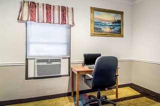 Econo Lodge Darien,Darien>>Brunswick,2 star