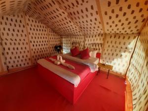 Desert Holiday Camp,Jaisalmer>>Desert National Park,3 star