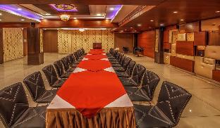 Hotel Heavens Park,Link Road,3 star